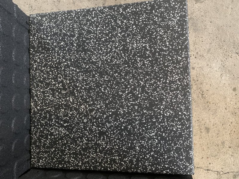 Um fluxograma que mostra o processo de dropship de pavimentos de ginásio: Cotação, Encomenda, Cumprimento, Entrega